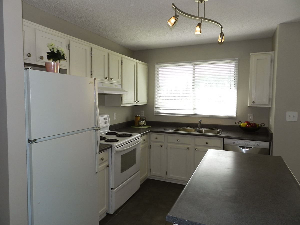 Photo 3: Photos: 14128 26 ST NW in Edmonton: Zone 35 House for sale : MLS®# E4024255