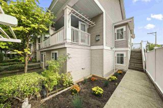 Photo 3: 2412 E 8TH Avenue in Vancouver: Renfrew VE Townhouse for sale in "8th Avenue Garden Apartment" (Vancouver East)  : MLS®# R2516611