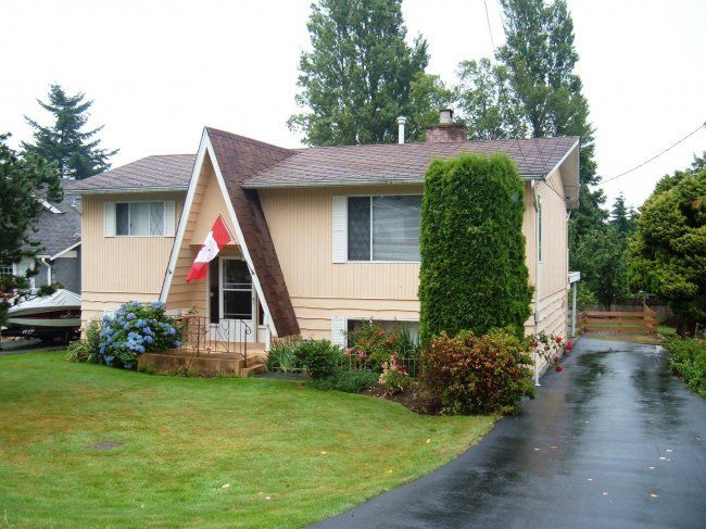 Main Photo: 1276 Kent St in White Rock: Home for sale