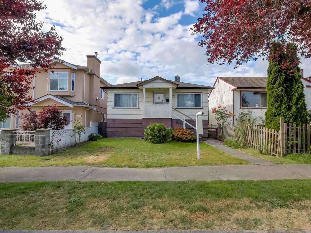 Main Photo: 3232 NAPIER STREET in Vancouver: Renfrew VE House for sale (Vancouver East)  : MLS®# R2072671