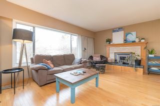 Photo 2: 3804 Campus Cres in Saanich: SE Mt Tolmie House for sale (Saanich East)  : MLS®# 957899