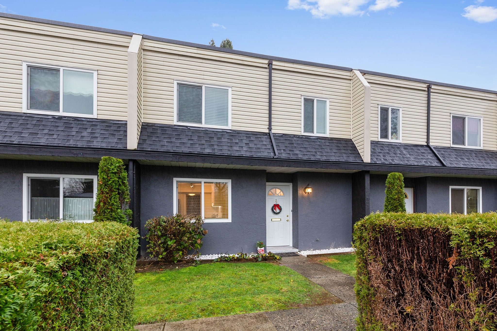 Main Photo: 9 2957 OXFORD Street in Port Coquitlam: Glenwood PQ Townhouse for sale : MLS®# R2519908