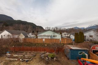 Photo 19: 1023 BROTHERS Place in Squamish: Northyards 1/2 Duplex for sale : MLS®# R2663803