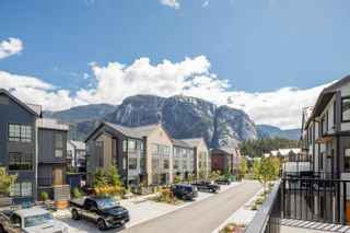Photo 1: 38057 HELM WAY in Squamish: Valleycliffe Townhouse for sale : MLS®# R2832485