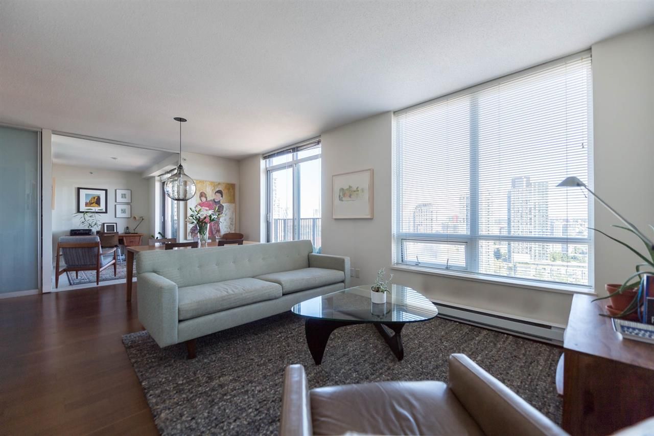 Main Photo: 1703 1055 HOMER Street in Vancouver: Yaletown Condo for sale in "DOMUS" (Vancouver West)  : MLS®# R2186785