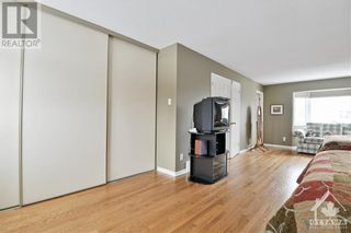 Photo 24: 745 HAUTEVIEW CRESCENT in Ottawa: House for sale : MLS®# 1377774