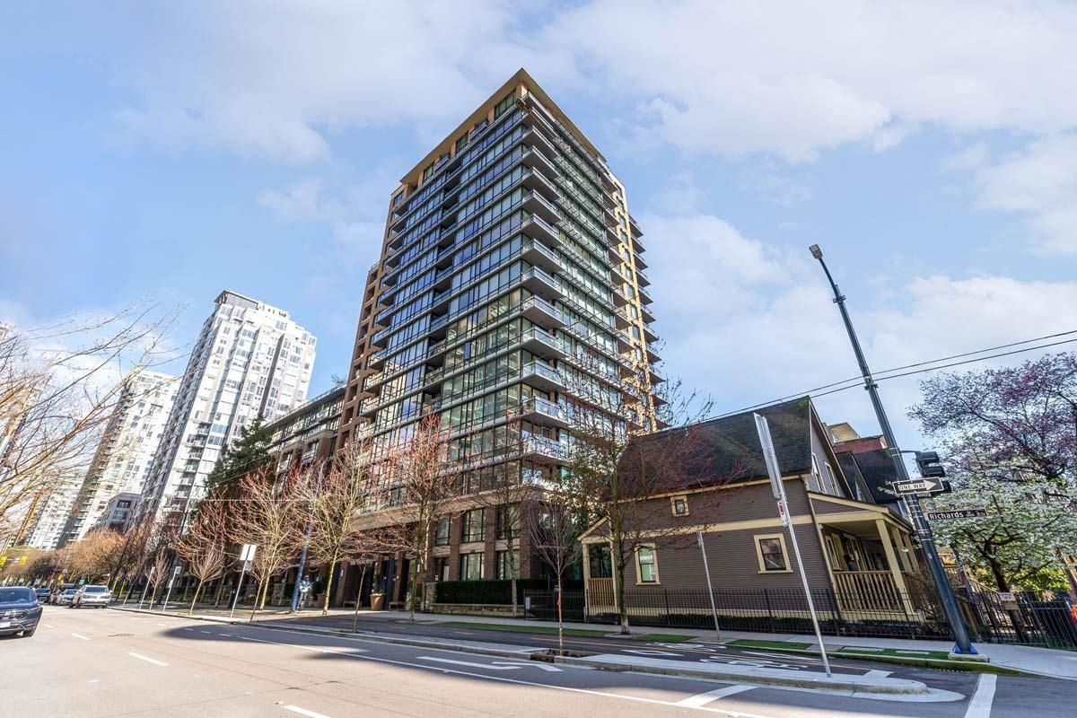 Main Photo: 1090 RICHARDS STREET in Vancouver: Yaletown Townhouse for sale (Vancouver West) 