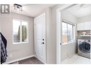 Photo 3: 4014 20 Street in Vernon: House for sale : MLS®# 10304071