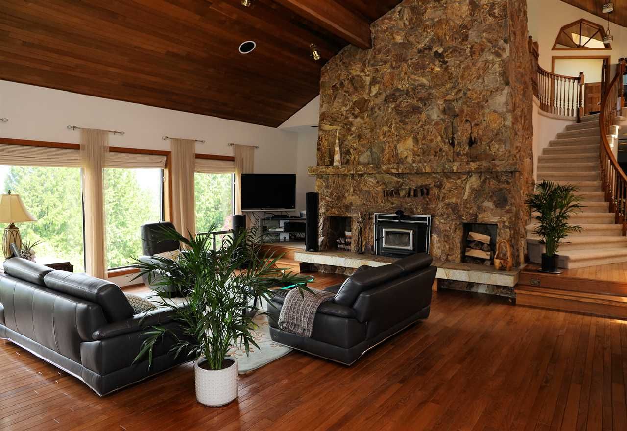 Photo 12: Photos: 43250 OLD ORCHARD Road in Chilliwack: Chilliwack Mountain House for sale : MLS®# R2461438