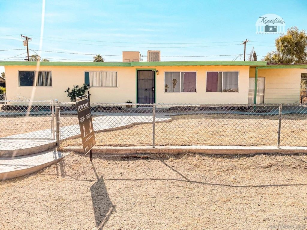 Main Photo: 5356 Abronia Ave in 29 Palms: Residential for sale : MLS®# 210020449