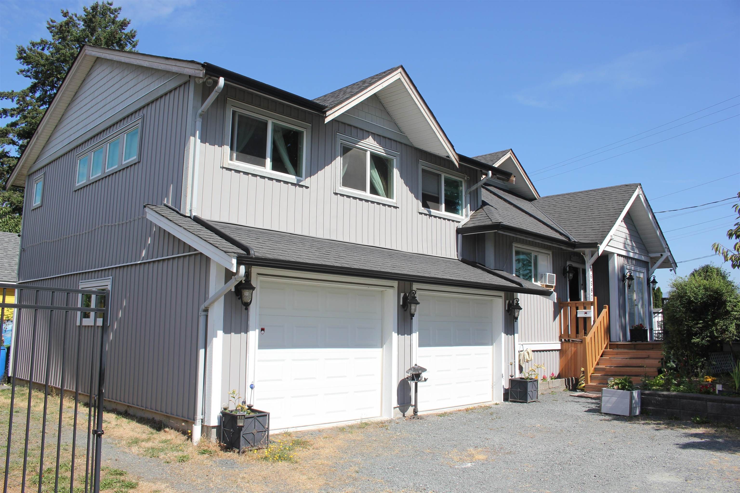 Main Photo: 46587 CHILLIWACK CENTRAL Road in Chilliwack: H911 House for sale : MLS®# R2719357