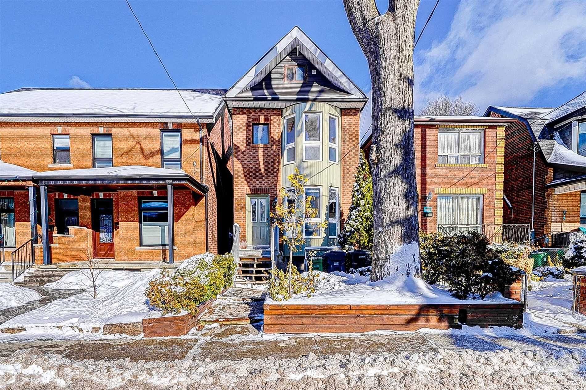 Main Photo: 64 Yarmouth Road in Toronto: Annex House (2 1/2 Storey) for sale (Toronto C02)  : MLS®# C5944103