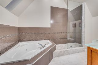 Photo 13: 2249 KAPTEY Avenue in Coquitlam: Cape Horn House for sale : MLS®# R2224881