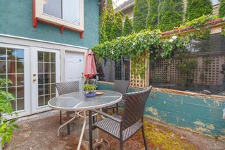 Photo 27: 2546 Garden St in Victoria: Vi Oaklands Full Duplex for sale : MLS®# 844253