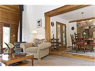 Photo 4:  in VICTORIA: SE Gordon Head House for sale (Saanich East)  : MLS®# 468532