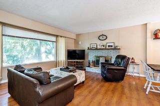 Photo 2: 19604 47 Avenue in Langley: Langley City House for sale : MLS®# R2433635