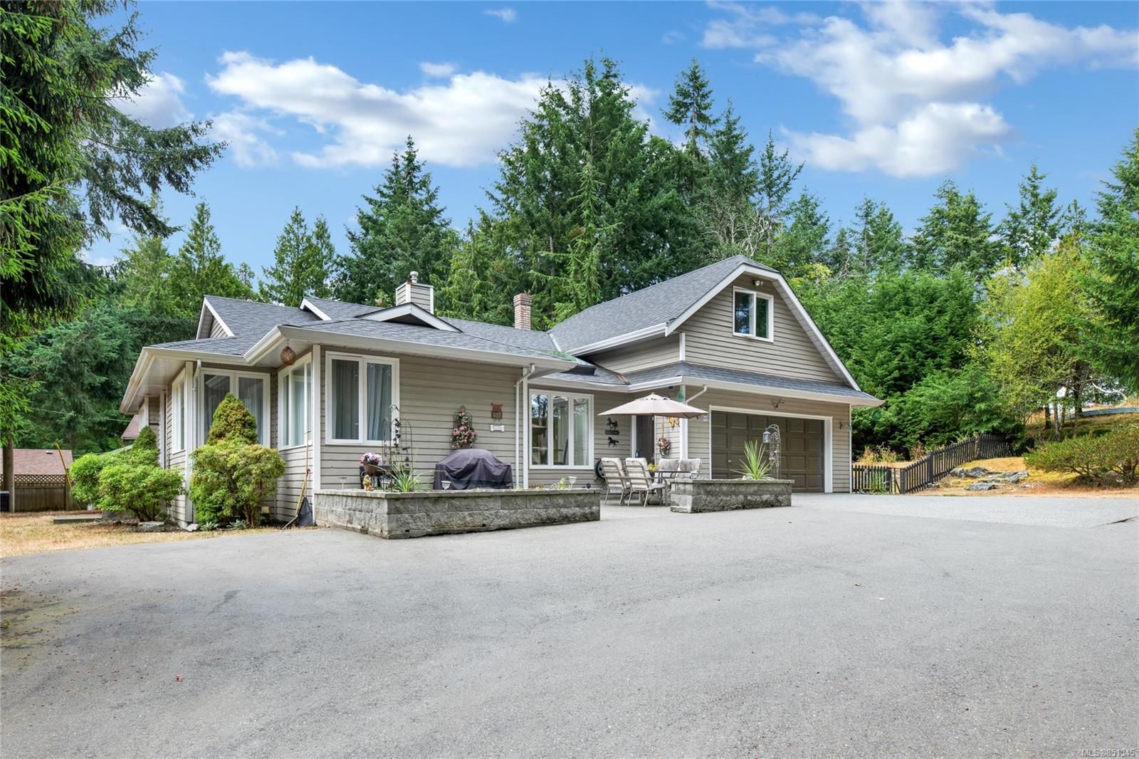 Main Photo: 7108 Aulds Rd in Lantzville: Na Upper Lantzville House for sale (Nanaimo)  : MLS®# 851345