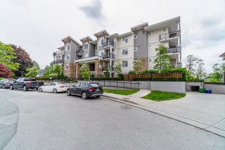 Photo 1: 408 19940 BRYDON Crescent in Langley: Langley City Condo for sale in "Brydon Green" : MLS®# R2700011