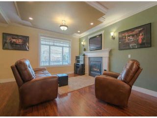 Photo 2: 6961 196 Street in Surrey: Clayton House for sale in "Clayton" (Cloverdale)  : MLS®# F1401754