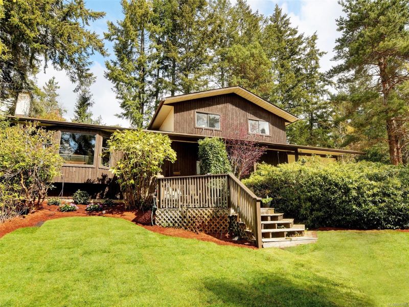 FEATURED LISTING: 630 Goldie Ave Langford