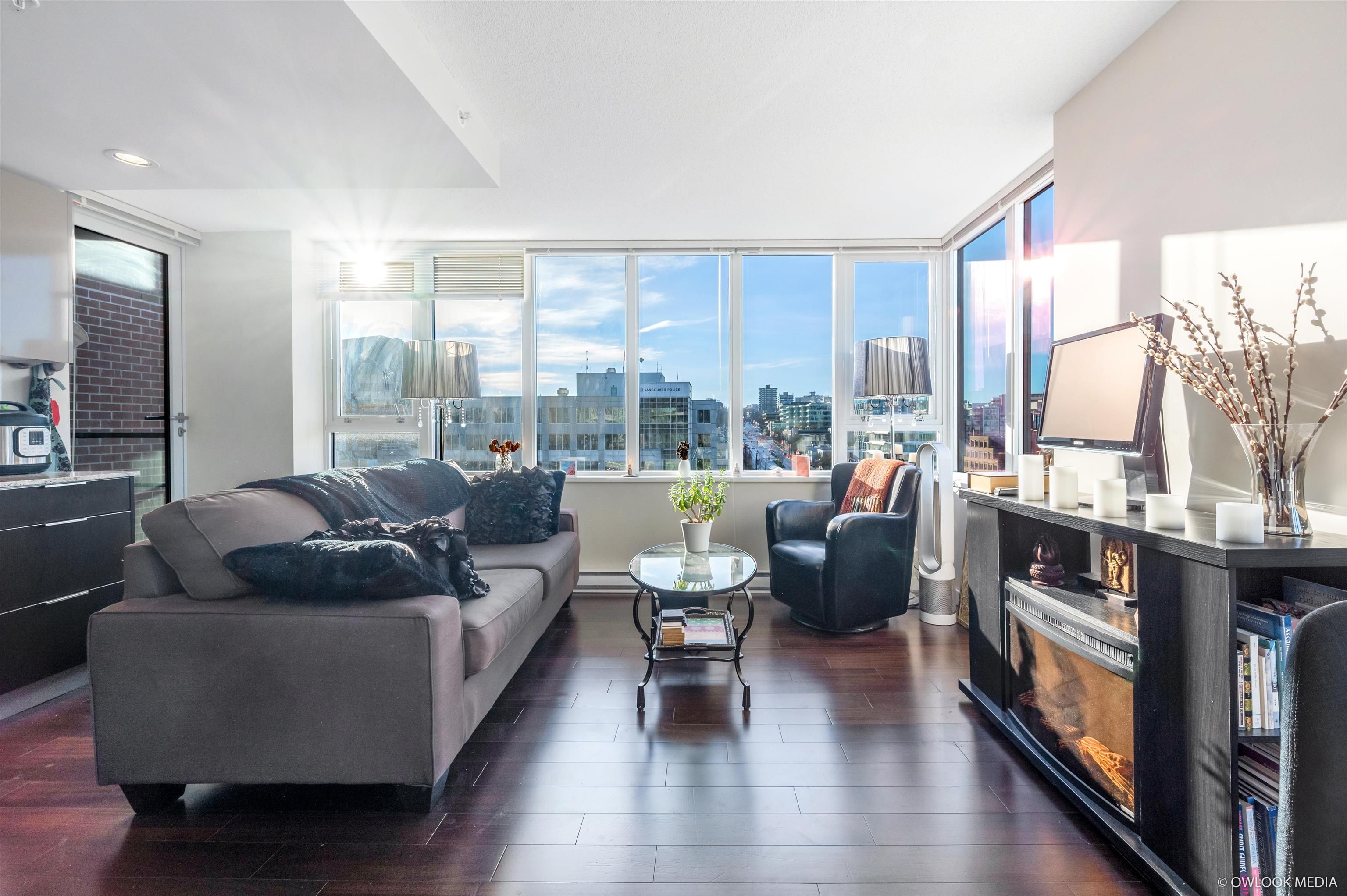 Photo 4: Photos: 1011 445 W 2ND AVENUE in Vancouver: False Creek Condo for sale (Vancouver West)  : MLS®# R2643916