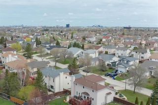 Photo 35: 112 Bernfield Bay in Winnipeg: Richmond West Residential for sale (1S)  : MLS®# 202210658