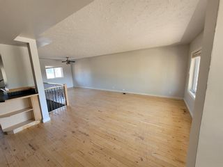 Photo 2: 4504 Grove Hill Road SW in Calgary: Glendale Detached for sale : MLS®# A1203613