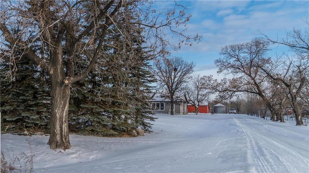 Main Photo: 34047 HERSCHFELD (road 36E) Road in Steinbach: R16 Residential for sale : MLS®# 1932936