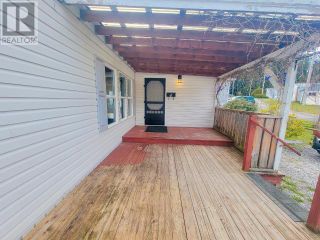 Photo 2: 4-4500 CLARIDGE ROAD in Powell River: House for sale : MLS®# 17973