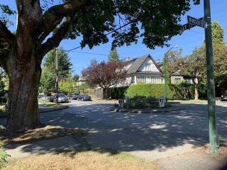 Photo 5: 2904 WINDSOR Street in Vancouver: Mount Pleasant VE House for sale in "Mount Pleasant" (Vancouver East)  : MLS®# R2402026