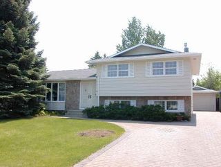 Photo 1: 49 Athabasca Cres. in Saskatoon: Single Family Dwelling for sale