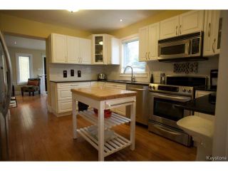 Photo 4: 134 Harrowby Avenue in WINNIPEG: St Vital Residential for sale (South East Winnipeg)  : MLS®# 1420908