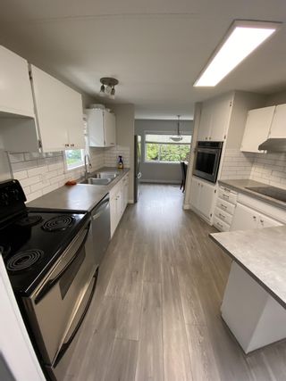 Photo 8: 46 13650 80 Avenue in Surrey: Bear Creek Green Timbers Manufactured Home for sale : MLS®# R2810903
