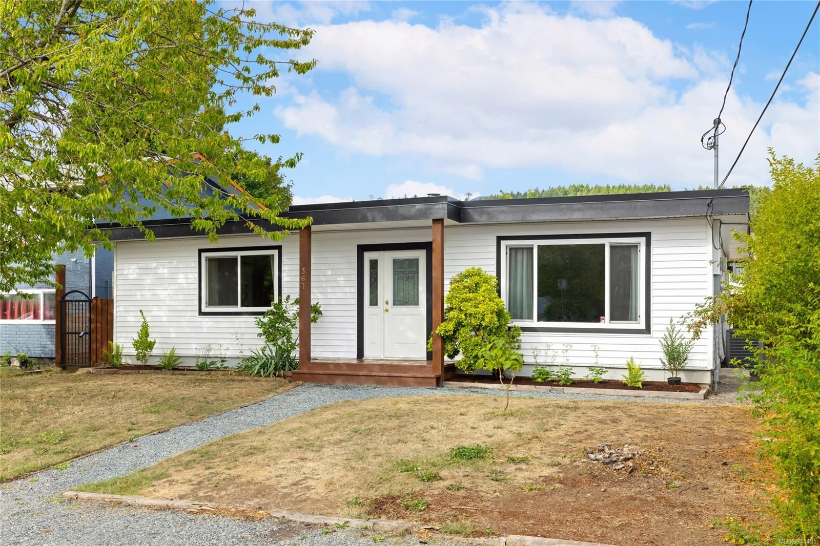 Main Photo: 367 Hillcrest Ave in Nanaimo: Na University District House for sale : MLS®# 941495