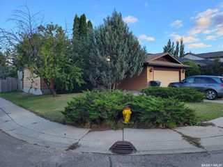 Photo 1: 227 Whitewood Road in Saskatoon: Lakeview SA Residential for sale : MLS®# SK909017