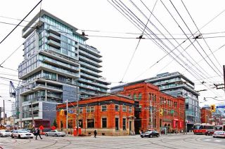 Photo 2: 718 95 Bathurst Street in Toronto: Waterfront Communities C1 Condo for lease (Toronto C01)  : MLS®# C3405077