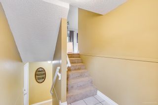 Photo 4: 411 CAMBRIDGE Way in Port Moody: College Park PM Townhouse for sale in "EASTHILL" : MLS®# R2701580