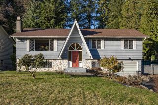 Photo 1: 808 E KINGS Road in North Vancouver: Princess Park House for sale in "PRINCESS PARK / LYNN VALLEY" : MLS®# R2658713
