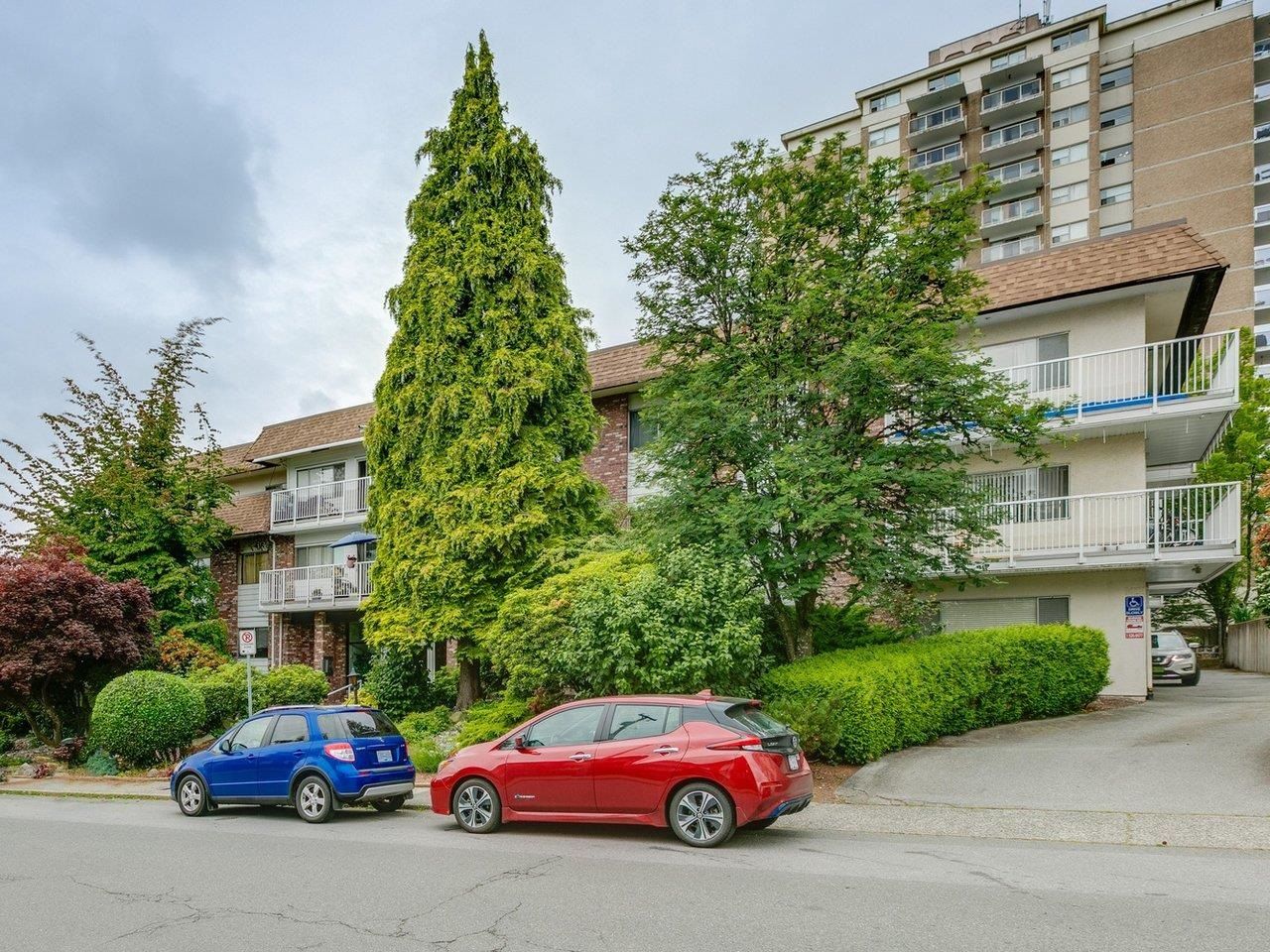 Main Photo: 102 815 FOURTH Avenue in New Westminster: Uptown NW Condo for sale in "NORFOLK HOUSE" : MLS®# R2706476