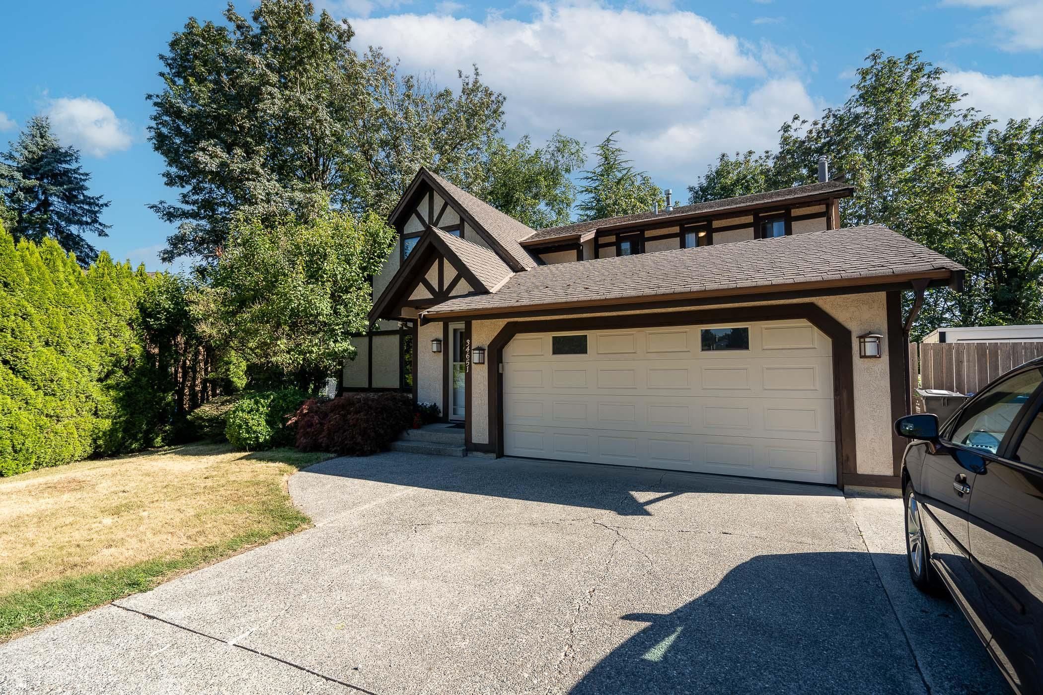 Main Photo: 34651 DAVIE COURT in : Abbotsford East House for sale : MLS®# R2713268