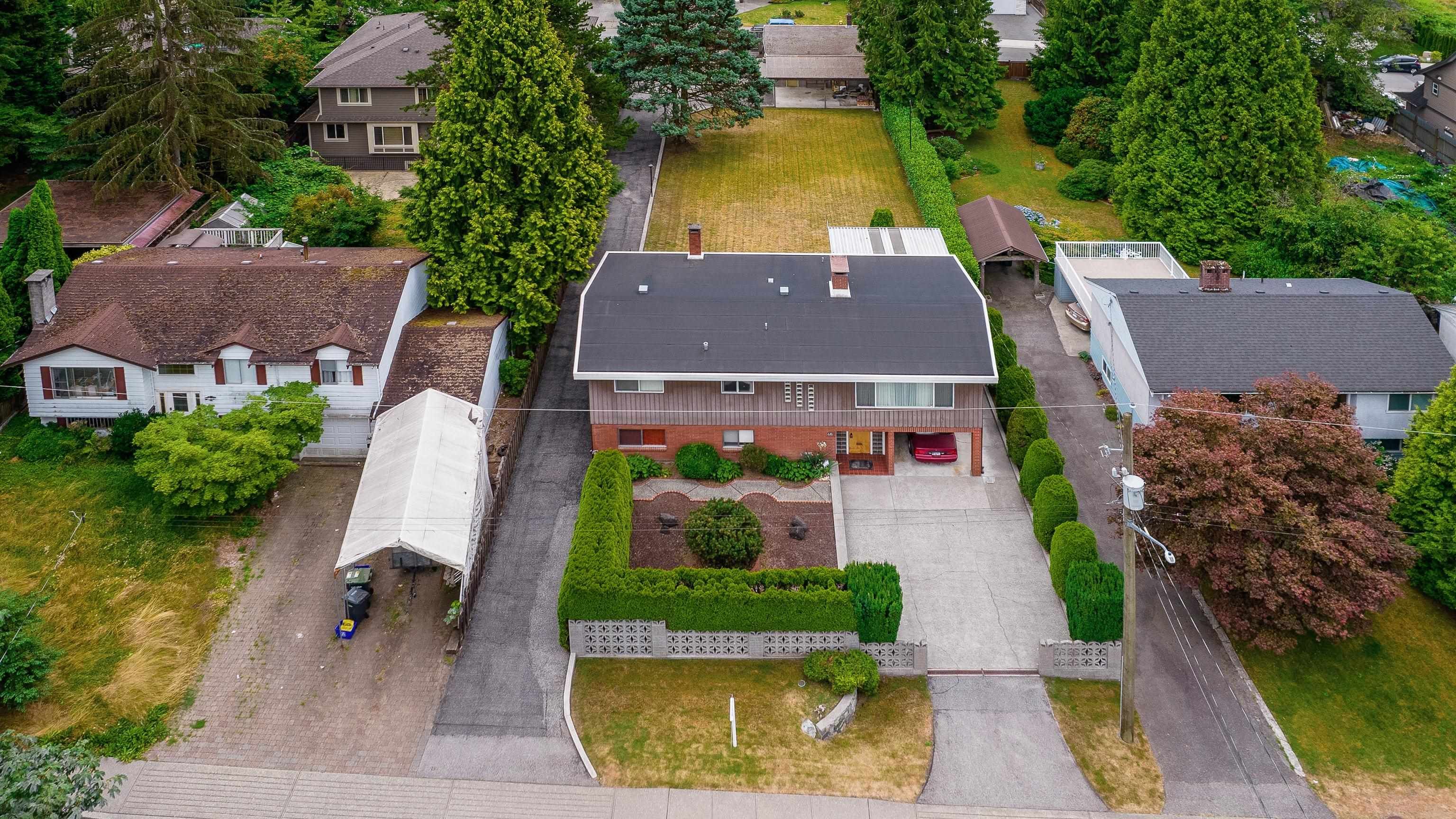 Main Photo: 616 CHAPMAN Avenue in Coquitlam: Coquitlam West House for sale in "BURQUITLAM" : MLS®# R2714568