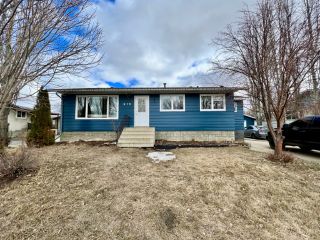 Photo 2: 915 14 STREET in WAINWRIGHT: House for sale : MLS®# A1202579