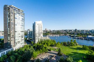 Photo 1: 1805 583 BEACH CRESCENT in Vancouver: Yaletown Condo for sale (Vancouver West)  : MLS®# R2462178