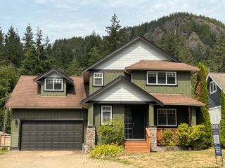 Photo 1: 38642 CHERRY Drive in Squamish: Valleycliffe House for sale in "Ravens Plateau" : MLS®# R2777274