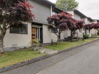 Main Photo: 34 2905 NORMAN Avenue in Coquitlam: Ranch Park Townhouse for sale in "PARKWOOD ESTATES" : MLS®# R2887397