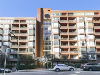 Photo 3: 906 1333 HORNBY Street in Vancouver: Downtown VW Condo for sale in "ANCHOR POINT 3" (Vancouver West)  : MLS®# R2743808
