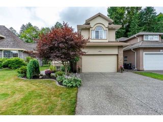 Photo 2: 20560 89B Avenue in Langley: Walnut Grove House for sale in "Forest Creek" : MLS®# R2386317