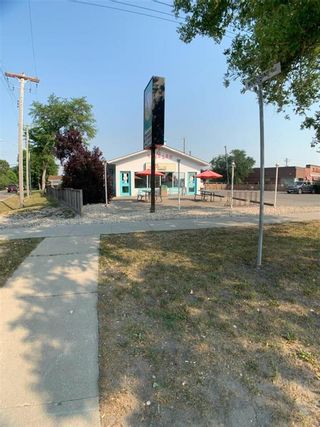 Main Photo: 2494 Main Street in Winnipeg: Industrial / Commercial / Investment for sale (4E)  : MLS®# 202219607