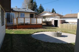 Photo 3: 3320 Doverthorn Way SE in Calgary: Dover Detached for sale : MLS®# A1095790