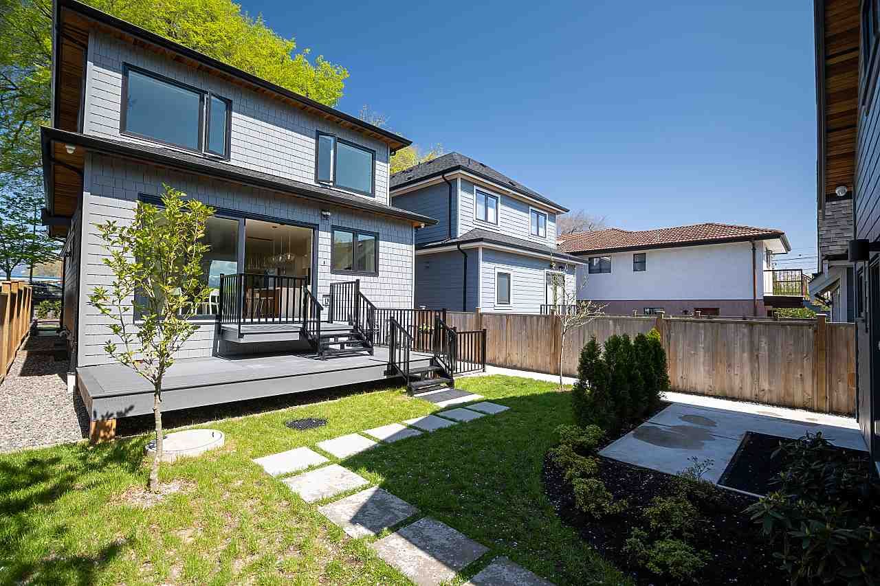 Photo 30: Photos: 332 E 23RD AVENUE in Vancouver: Main House for sale (Vancouver East)  : MLS®# R2571330